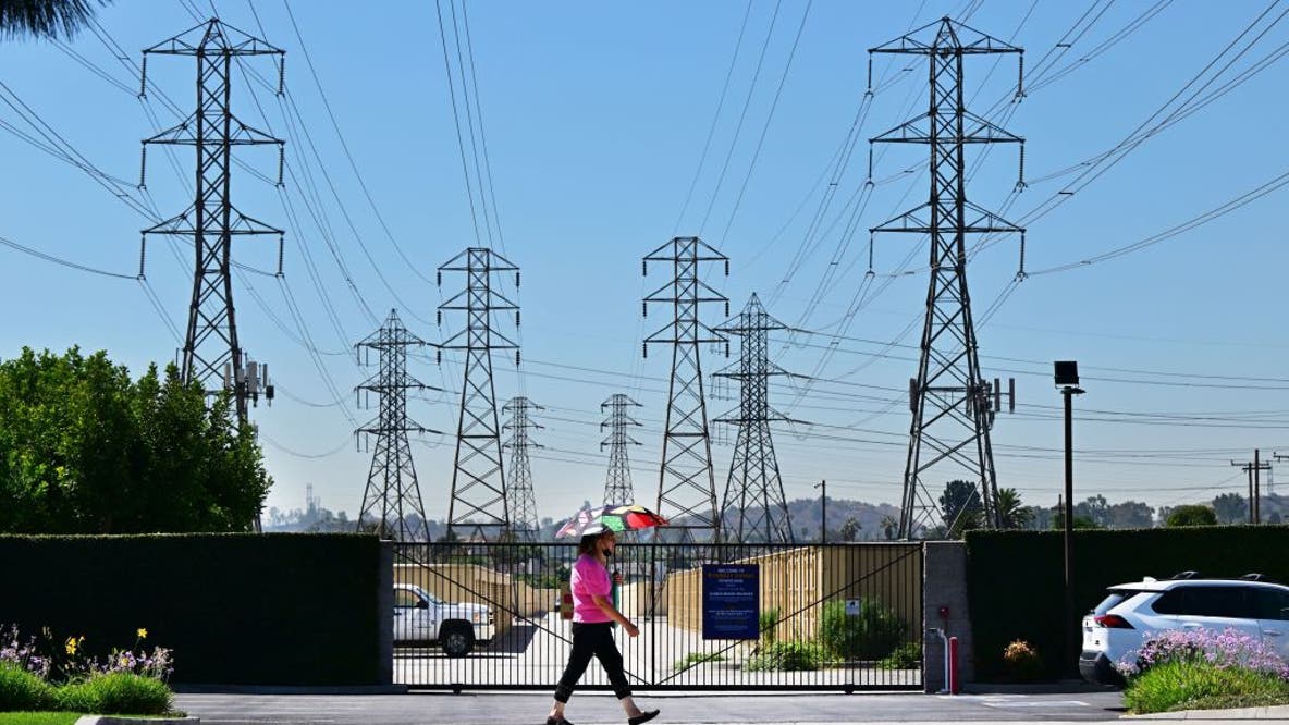 Power cuts possible for wildfire-prone WA residents over weekend near Chelan, Manson