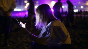 People enter 'dissociative state' when using social media, researchers say