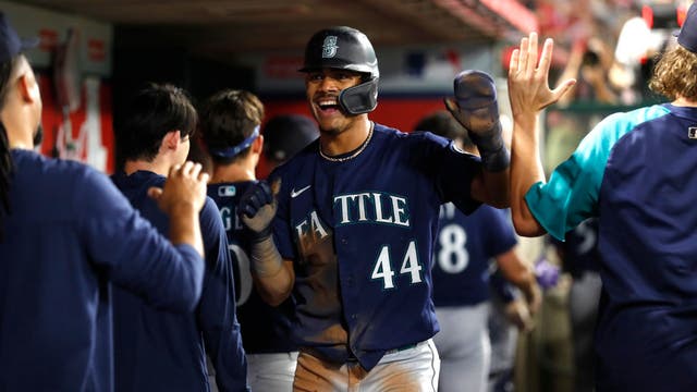 Julio Rodríguez signs massive 12-year contract extension with Mariners