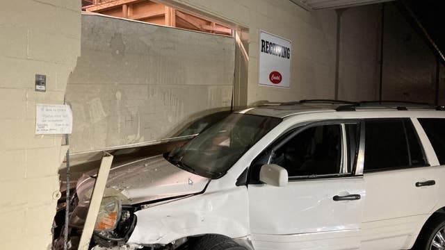 VIDEO: Suspects crash stolen car into Marysville store in failed burglary attempt