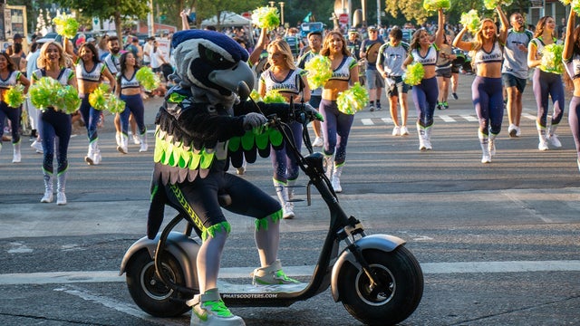 PHOTOS: 2022 Seafair Torchlight Parade in downtown Seattle