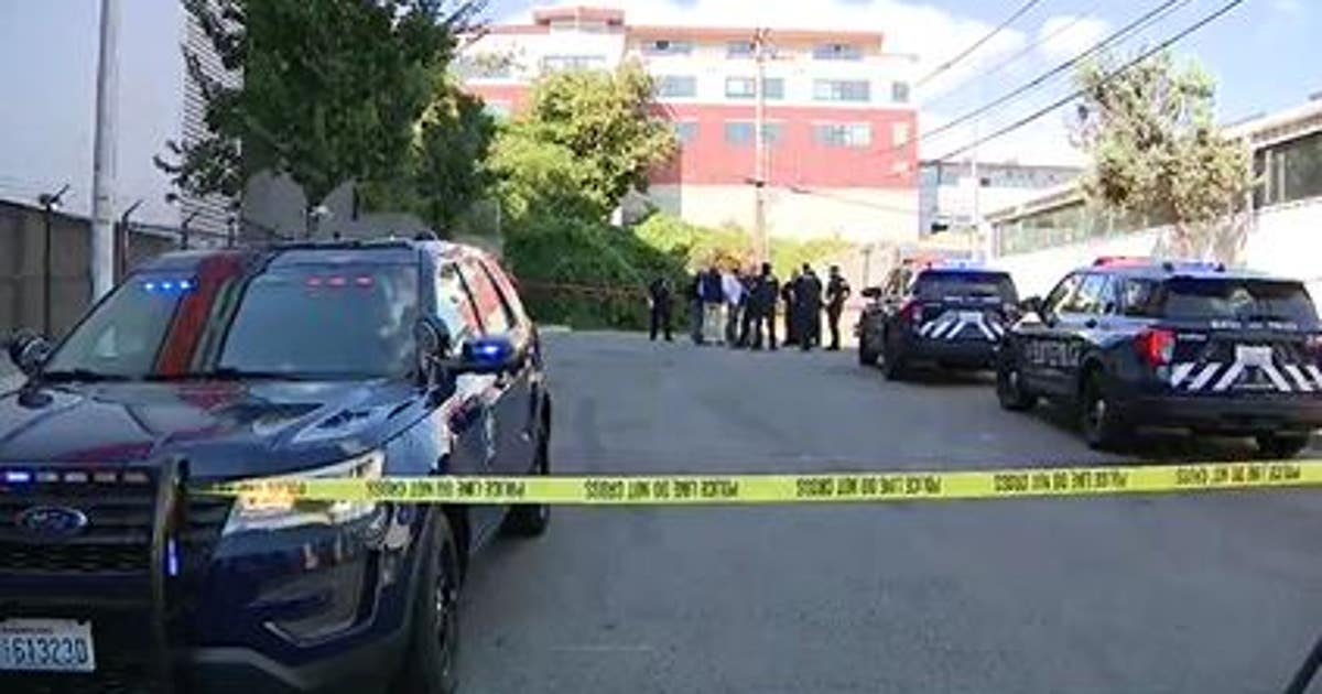 Seattle Police searching for suspect after man shot, killed in ...
