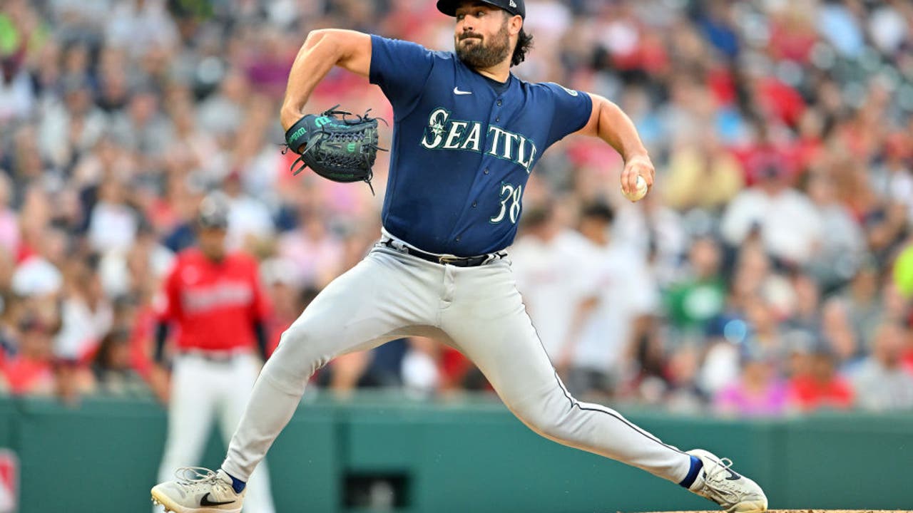 Download Seattle Mariners With Robbie Ray Wallpaper