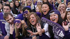 Penix throws 4 TD passes, Washington rolls Kent State 45-20