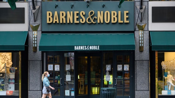 Barnes & Noble returning to downtown Seattle in 2026