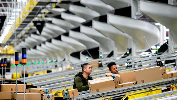 Amazon to hire 150,000 workers for holidays, similar to 2021