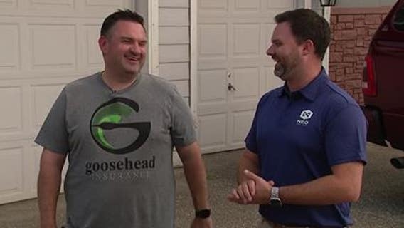 2 friends walking to Mariners playoff game from Mill Creek after losing bet