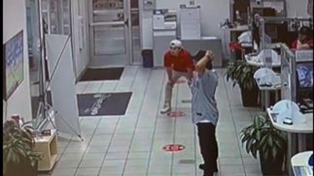 Good vibes only: Mariners fans celebrate big win while at work