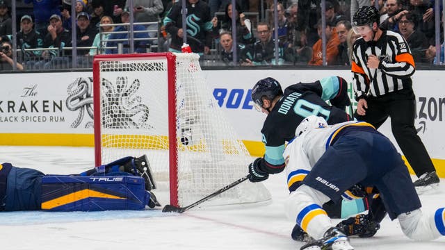 Shane Wright gets first point, Kraken fall 4-3 to Blues in OT