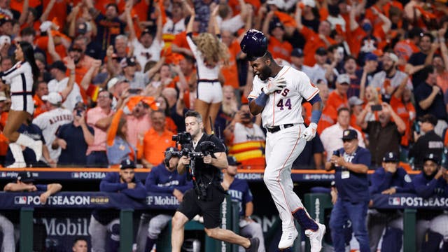 Yordan Álvarez walk-off HR sinks Mariners in stunning 8-7 loss to Astros in Game 1