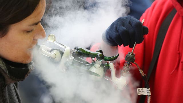 Researchers concerned about mental health risks of dabbing, highly potent cannabis products