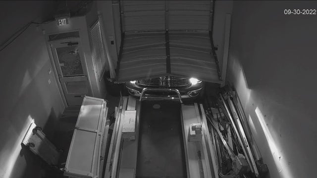 Suspected burglar uses stolen pickup truck to ram through 3 Federal Way businesses