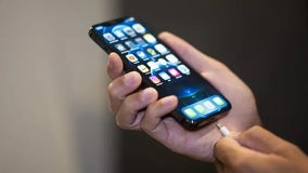 19 hacks to keep your smartphone charged during a power outage