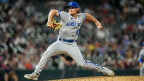Mariners acquire pitchers Gabe Speier, Easton McGee