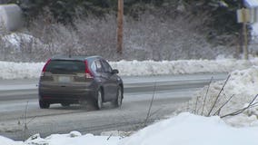 Snoqualmie Pass sees big snowfall, WSDOT urges caution when driving