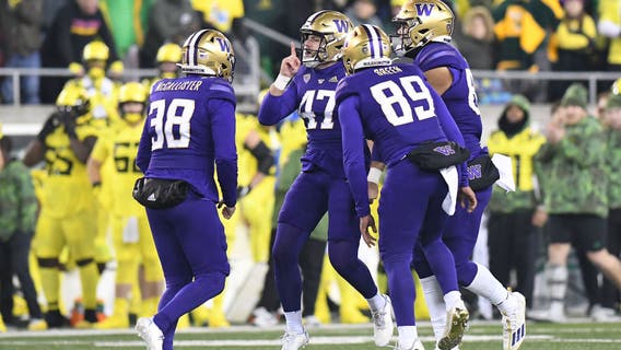 No. 24 Washington rallies late, topples No. 6 Oregon 37-34