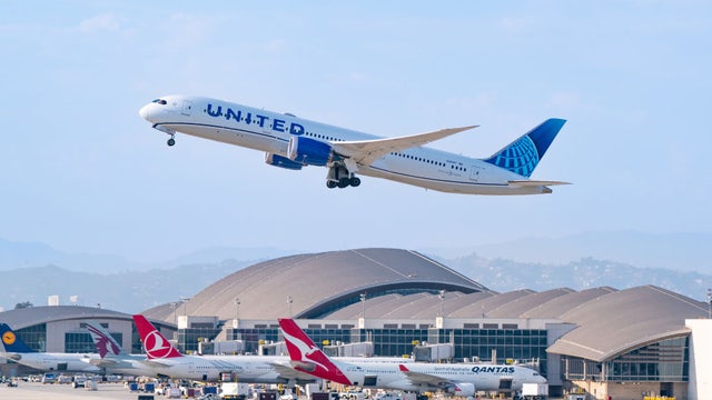 United places huge order with Boeing to replace aging planes