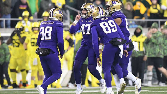 No. 24 Washington rallies late, topples No. 6 Oregon 37-34