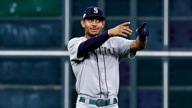 Rodríguez, Harris win Baseball Digest rookie awards