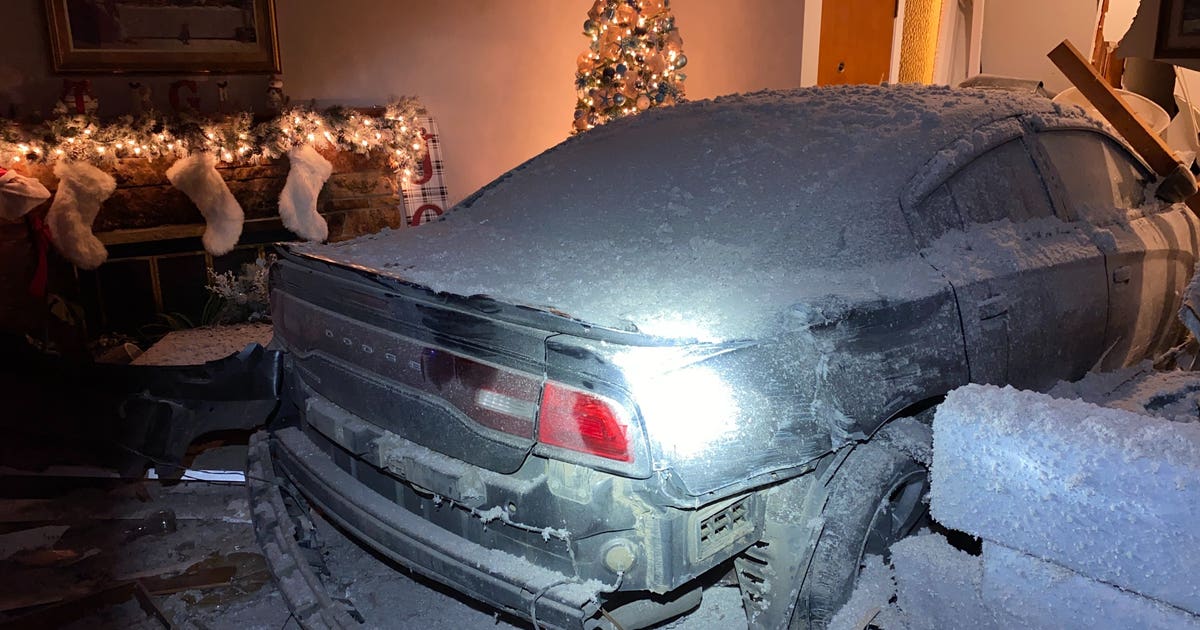 Seattle Police arrest DUI driver who crashed through Rainier View home ...