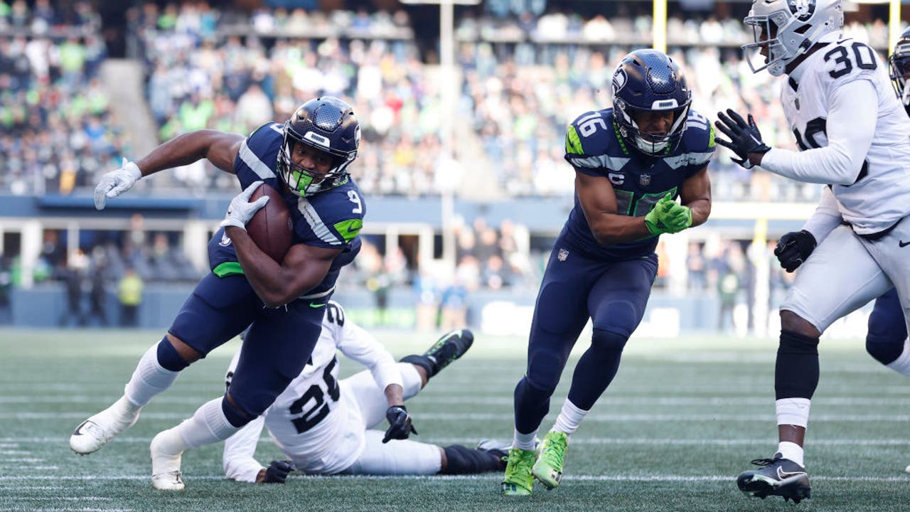 Seahawks RB Kenneth Walker III jams ankle in win over Rams