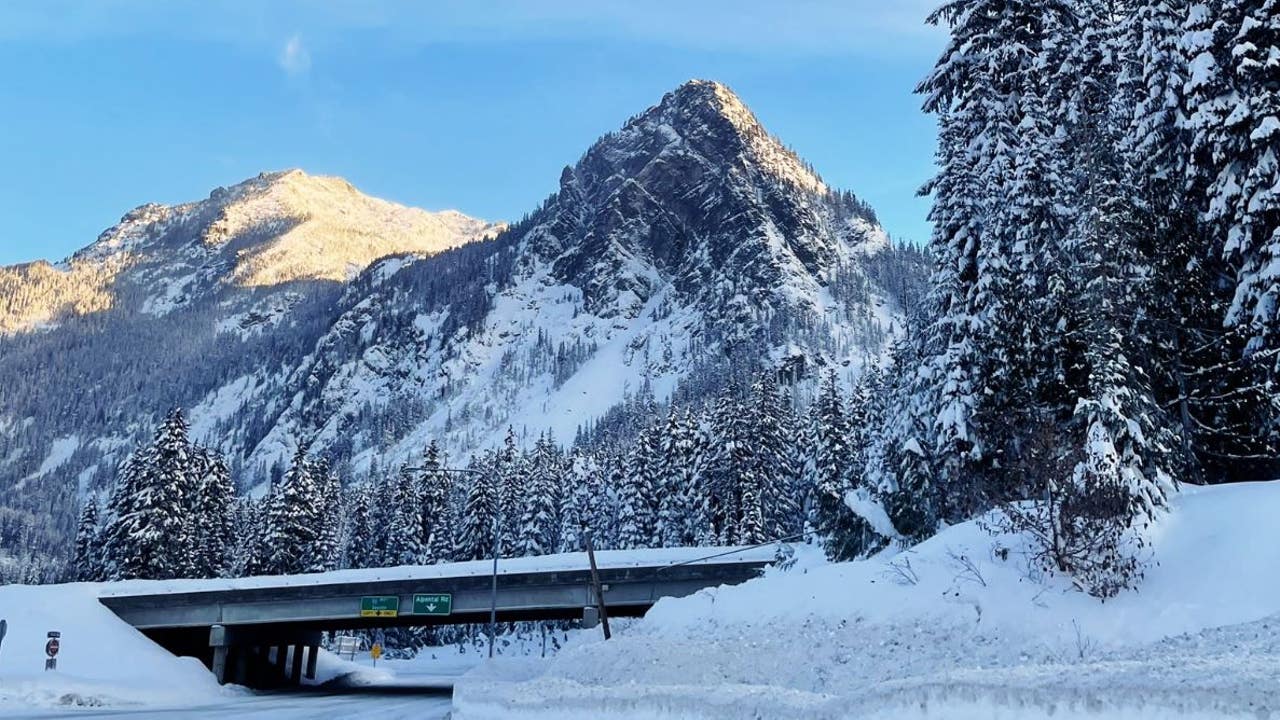 Snoqualmie Pass To Close Westbound Lanes Near Summit For Plow Crews   Snoq Xmas 1 