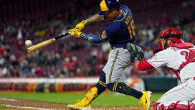 Mariners acquire 2B Kolten Wong from Brewers for OF Jesse Winker, INF Abraham Toro