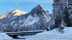 Snoqualmie Pass to close westbound lanes near summit for plow crews