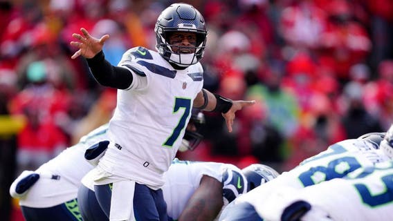 Seahawks sign QB Geno Smith to 3-year contract extension worth $105 million