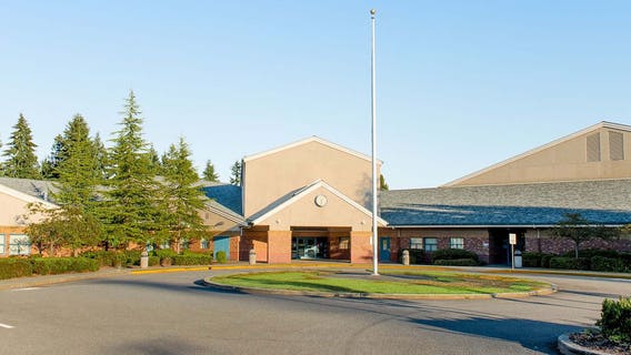 Car crashes through main entrance of Bonney Lake middle school