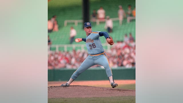 Gaylord Perry, MLB legend and former Mariner, dies at 84