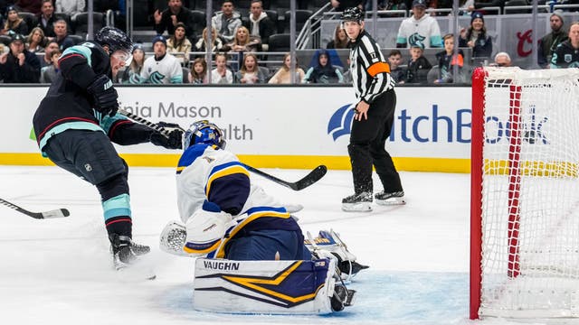 Ryan Donato scores in fourth straight game, Kraken beat Blues 5-2