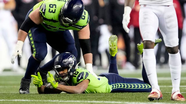 Seahawks' Tyler Lockett has broken finger, Bryan Mone injured ACL in loss to 49ers