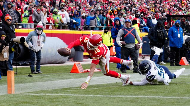 Geno Smith, Seahawks offense sputters, Chiefs roll to 24-10 win