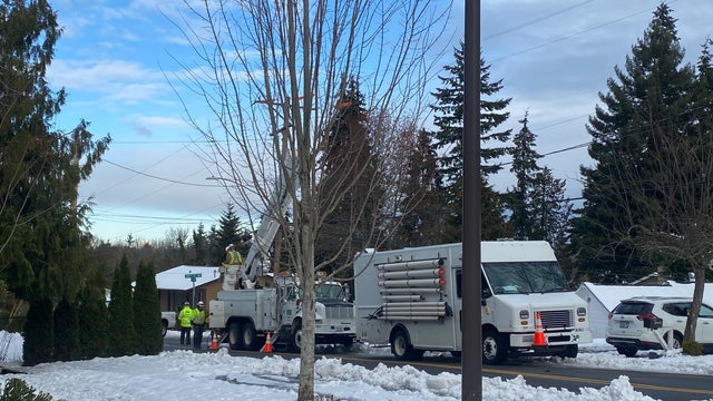 Thousands still without power in Snohomish County following snowstorm