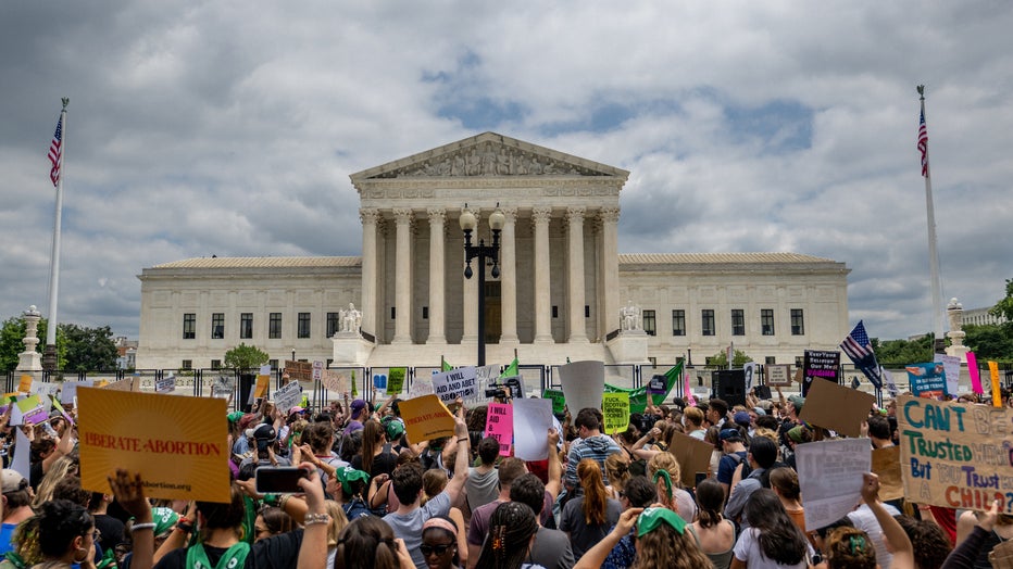 b65628bf-The U.S. Supreme Court Overturns Roe V. Wade