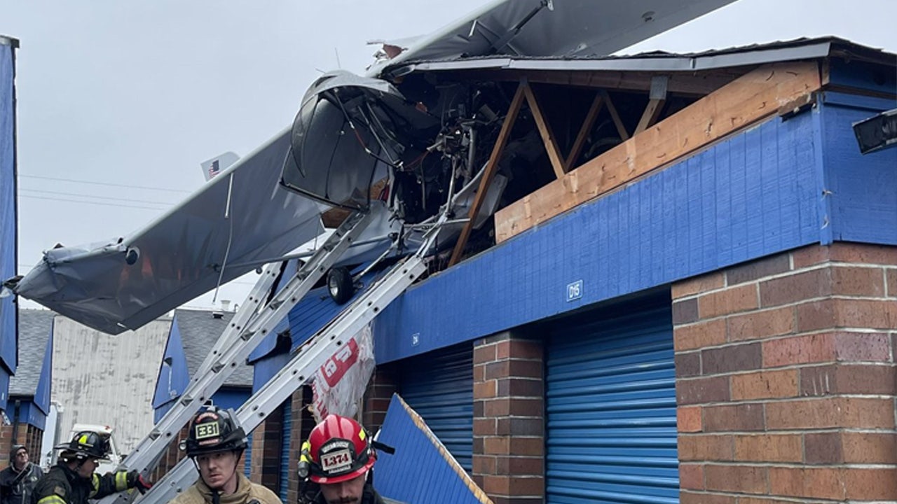 2 Injured After Small Plane Crashes Into Storage Unit In Kent