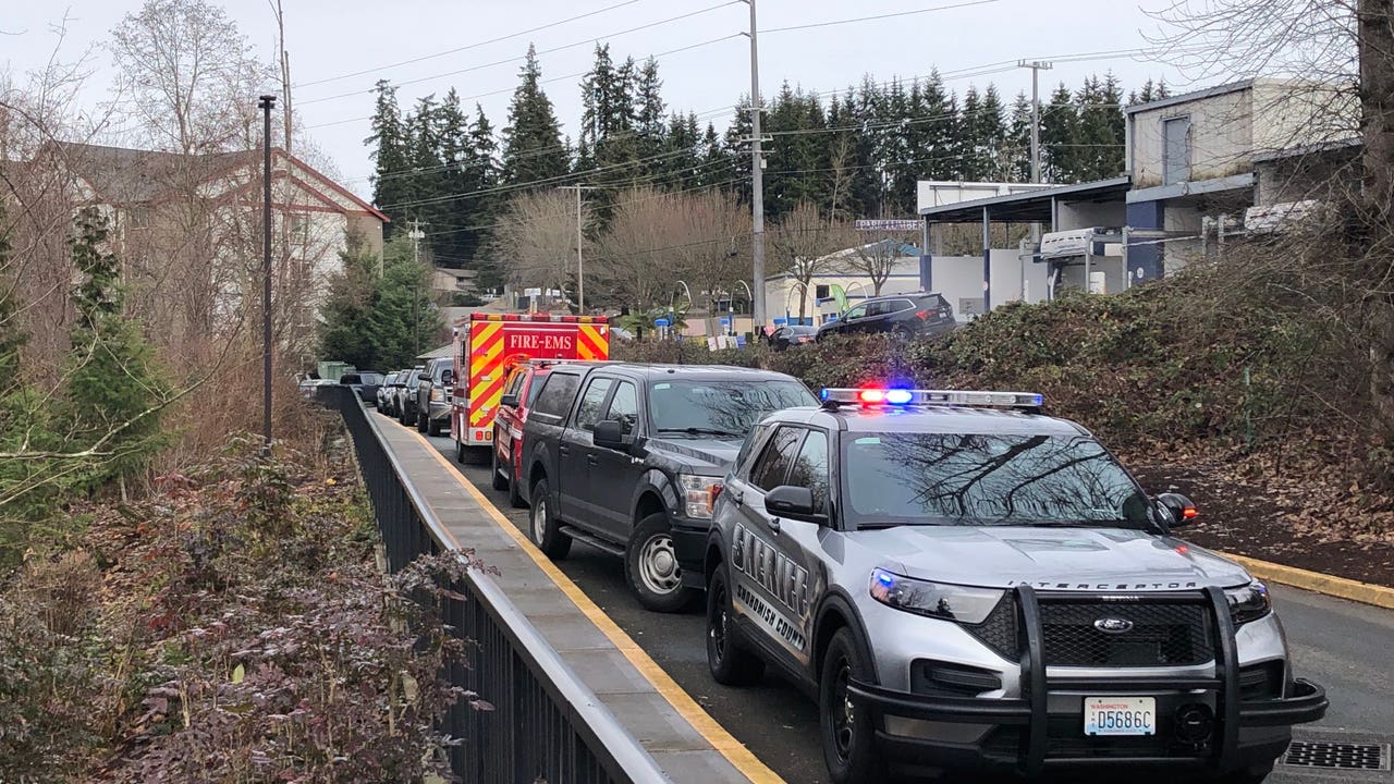 1 person seriously injured in assault; SWAT negotiating with suspect in Snohomish County - Vimarsana News