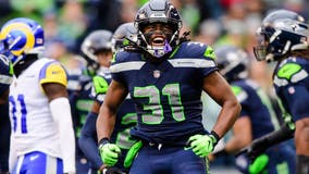DeeJay Dallas, Shelby Harris active for Seahawks against 49ers