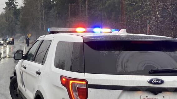 Troopers investigating deadly crash involving 3 cars in Thurston County