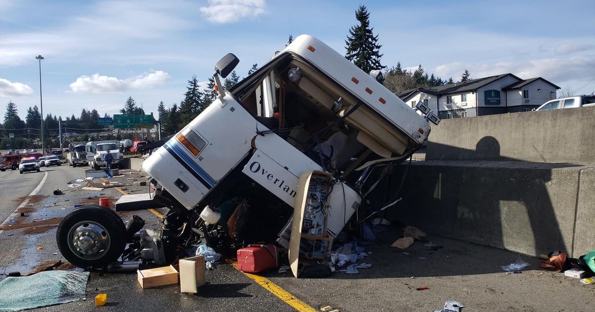 2 seriously hurt in crash involving RV on I-5 North in Everett | FOX 13 ...