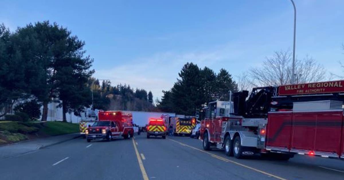 Person killed in crash involving semi-truck in Auburn | FOX 13 Seattle