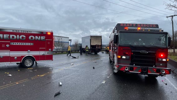 Officials investigating fatal crash in Kent, West Valley Hwy closed