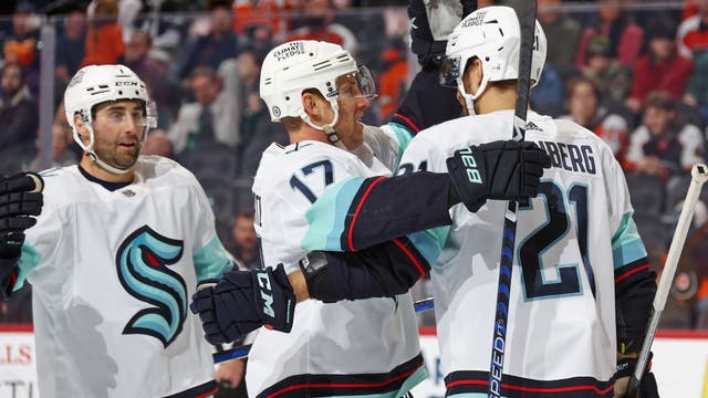 Jaden Schwartz scores twice, Kraken beat Flyers 4-3 to snap skid