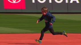 6-year-old Mariners fan practices running bases ahead of Opening Day
