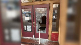 Man arrested after smashing window of business in downtown Seattle