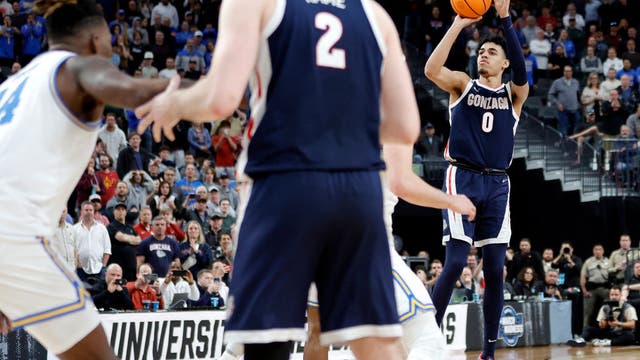 Julian Strawther 3-pointer carries Gonzaga to Elite 8 with 79-76 win over UCLA