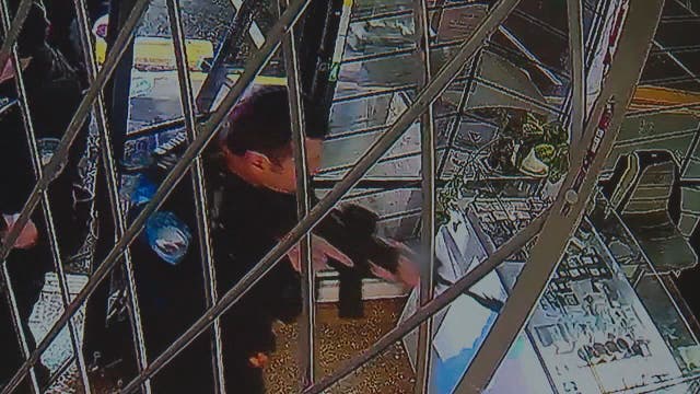 'You feel a little helpless'; Officers watch burglary suspects flee, blame WA pursuit laws