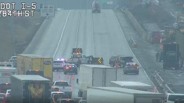 Multi-car crash on I-5 in Federal Way sends 1 person to hospital