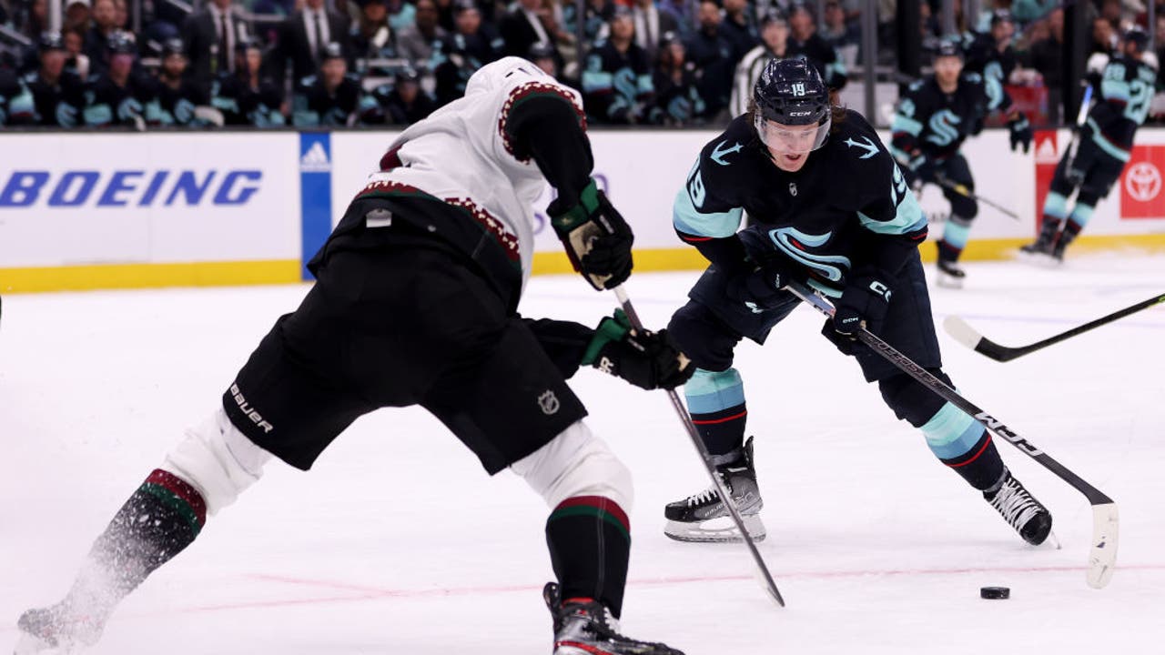 Jared McCann Scores Twice As Kraken Roll To 8-1 Win Over Coyotes | FOX ...